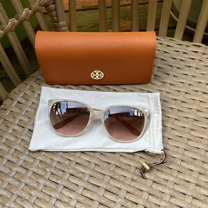 Tory Burch Sea Shell Sunglasses with Like Wood Temples Natural Color